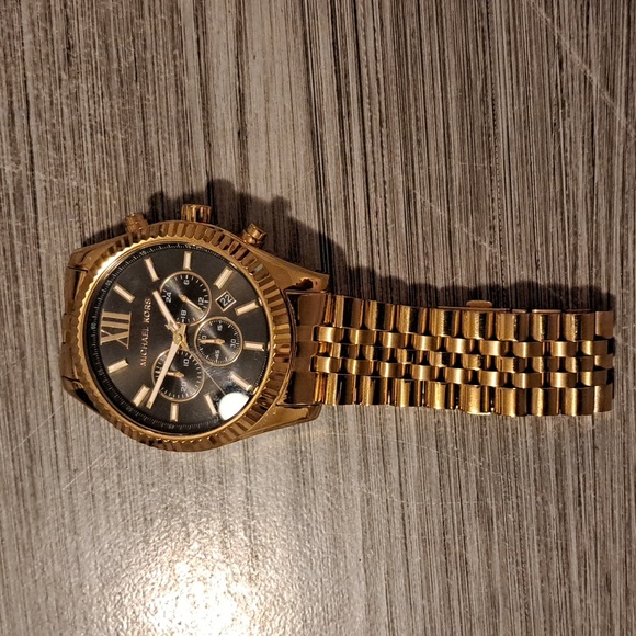 Watch - Picture 4 of 5